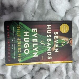 The Seven Husbands of Evelyn Hugo Book